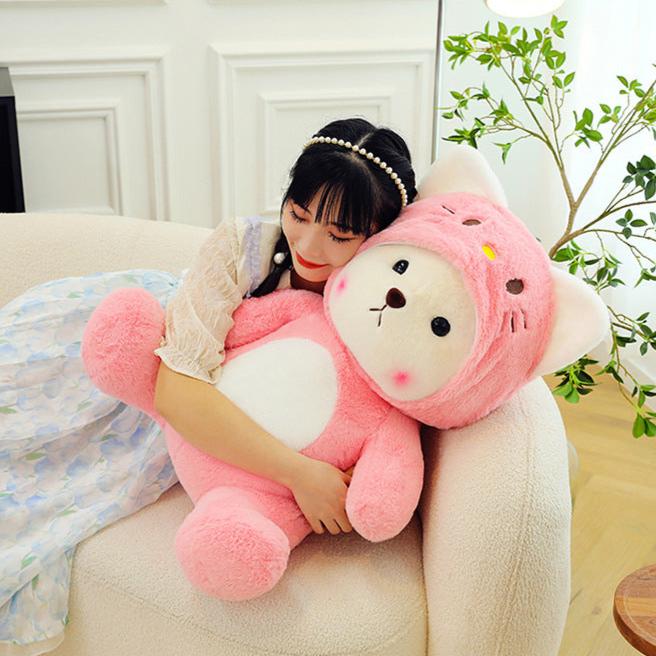 Cuddle Cub: The Snuggly Bear Plushie